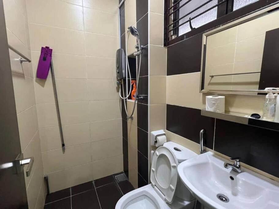 Vila 16 Pax Seri Austin Landed House *
